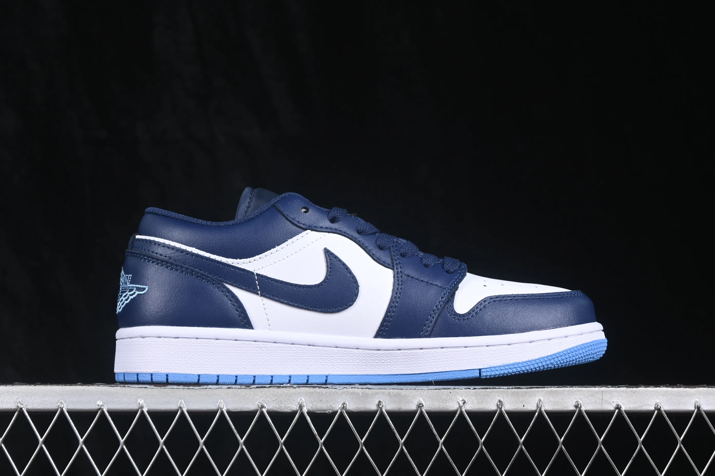 All categories Air Jordan Jordan series basketball shoes Air Jordan 1 Low Air Jordan 1 Low AJ1 Joe 1 white and blue low-top retro cultural basketball shoes 553558-404